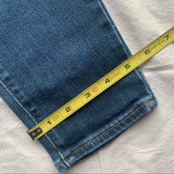 Levi's High Waisted Jeans - Picture 4 of 9